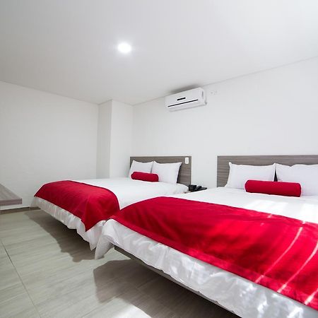 Hotel Med 70 Medellín Zewnętrze zdjęcie