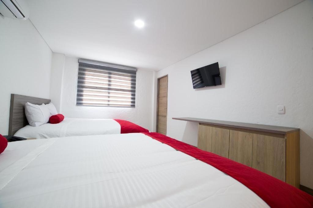 Hotel Med 70 Medellín Zewnętrze zdjęcie