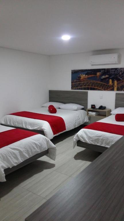 Hotel Med 70 Medellín Zewnętrze zdjęcie