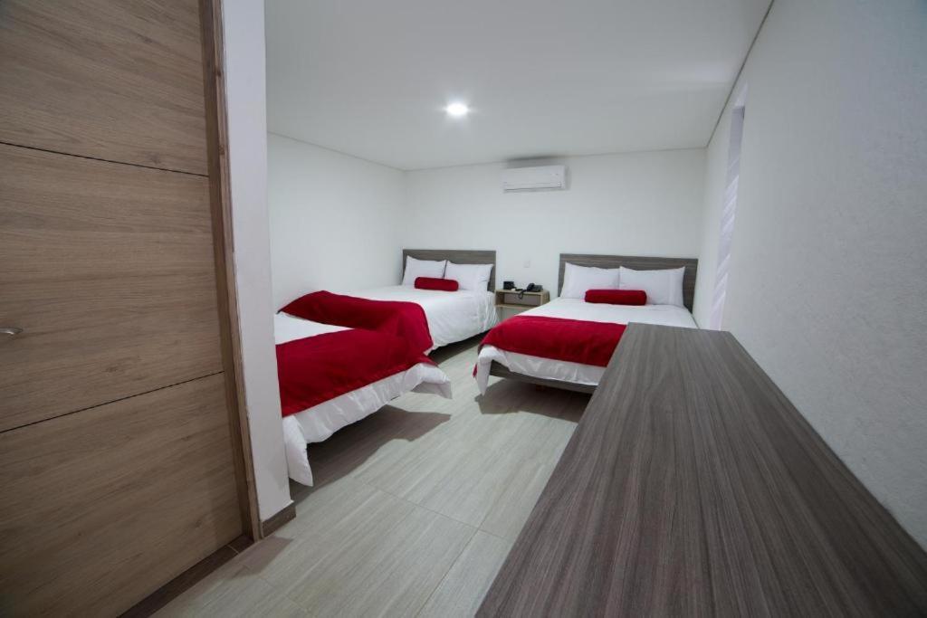 Hotel Med 70 Medellín Zewnętrze zdjęcie
