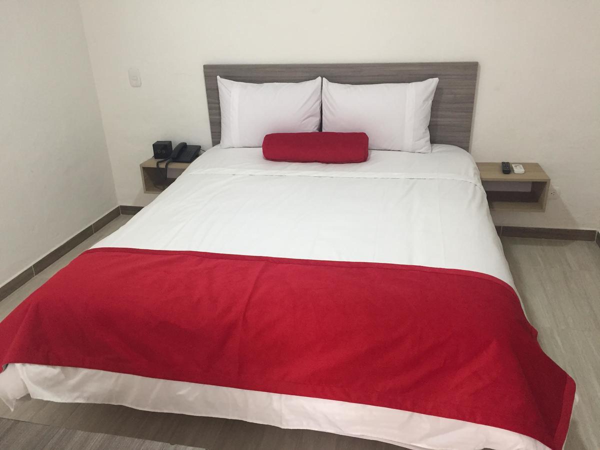 Hotel Med 70 Medellín Zewnętrze zdjęcie