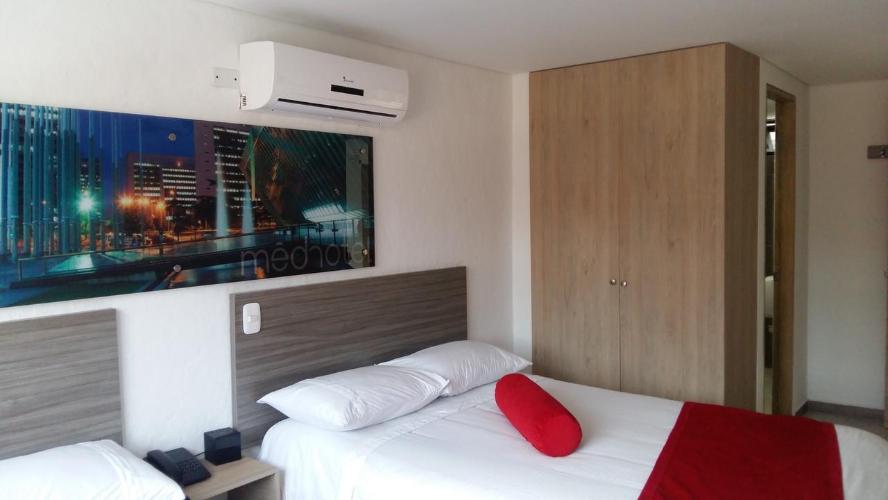 Hotel Med 70 Medellín Zewnętrze zdjęcie