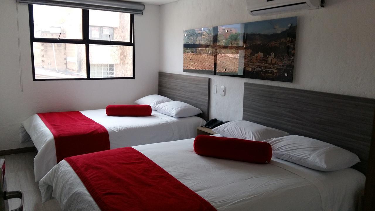 Hotel Med 70 Medellín Zewnętrze zdjęcie