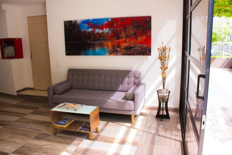 Hotel Med 70 Medellín Zewnętrze zdjęcie