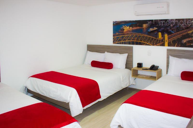 Hotel Med 70 Medellín Zewnętrze zdjęcie