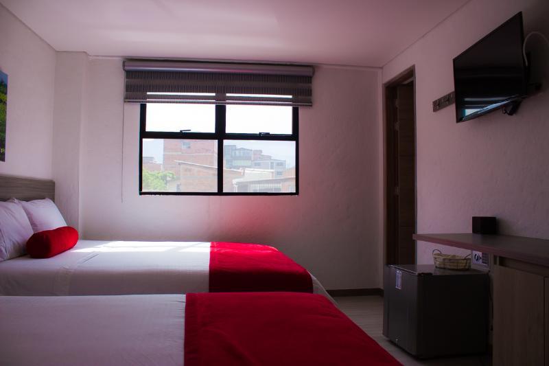 Hotel Med 70 Medellín Zewnętrze zdjęcie