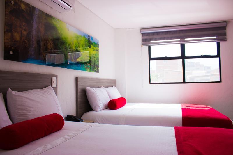 Hotel Med 70 Medellín Zewnętrze zdjęcie