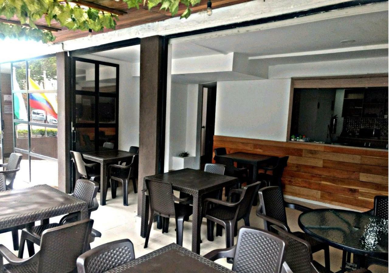 Hotel Med 70 Medellín Zewnętrze zdjęcie